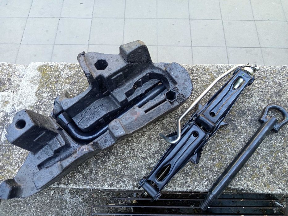 резервна гума джанта Нисан Рено Дачия Дъстър 5х114.3, 16 или 15ц. крик