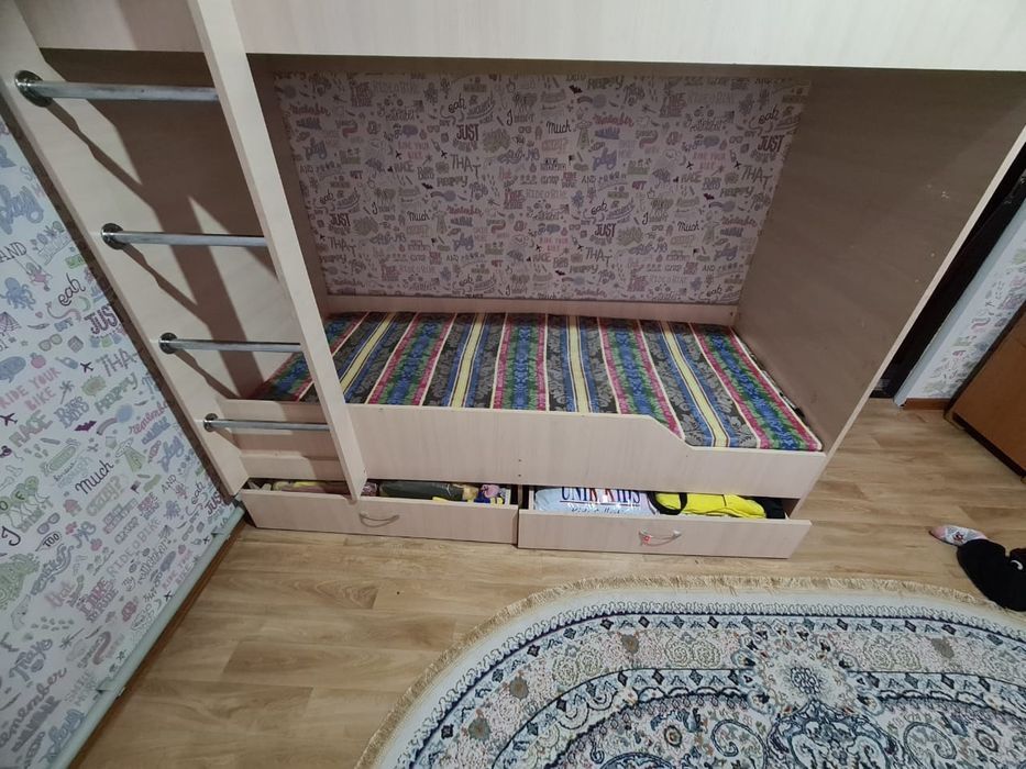 Продам двухярустный кровать