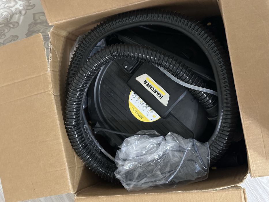 Пылесос Karcher SE4