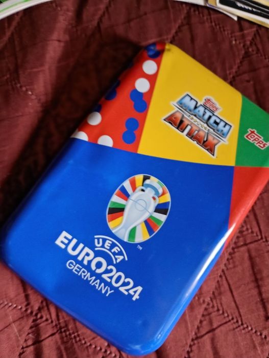 Vând carduri de fotbal