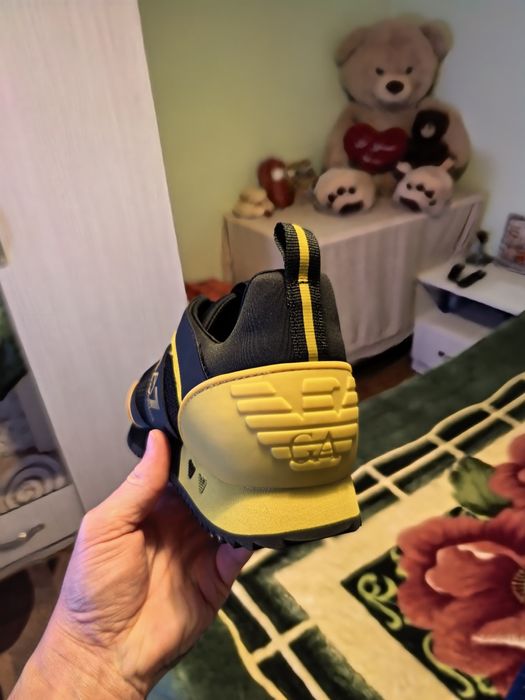 Vînd,schimb adidaşi