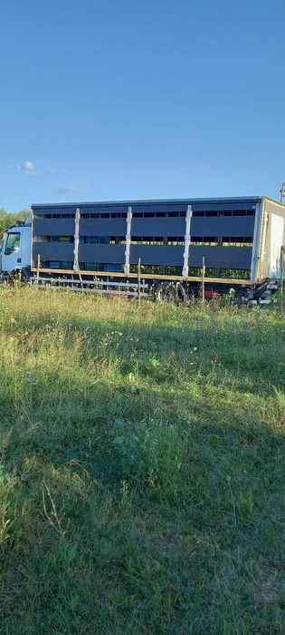 Camion apicol Renault Midlum 18 T pentru stupi pe 10 rame