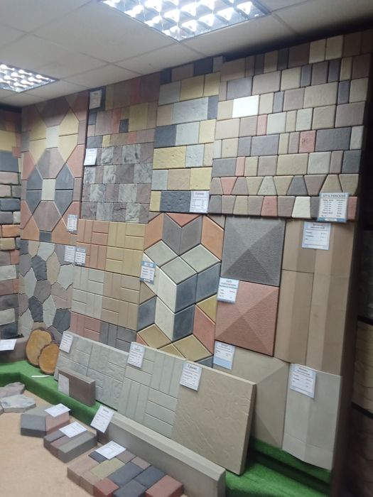 Брусчатка, бордюры ,водостоки.