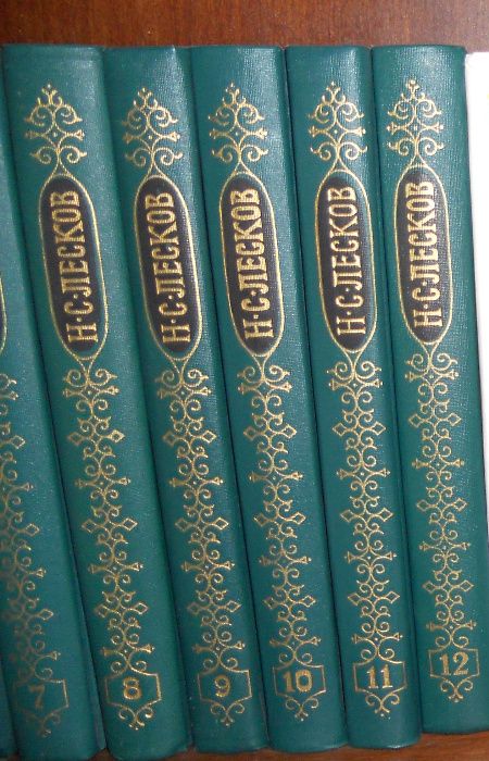 Продам словари новые