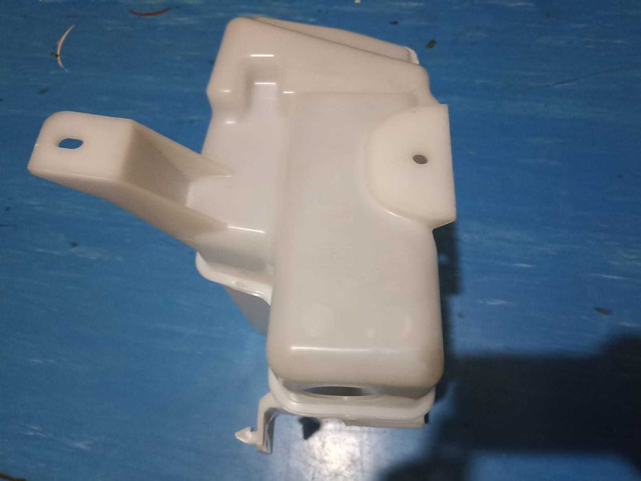 Vand doar vas spalator parbriz Mitsubishi Outlander2 8260A241