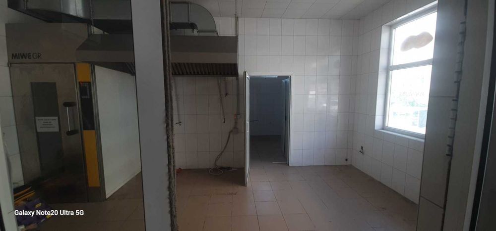 Търговски обект 120 кв.м на главен булевард в ж.к. Младост II