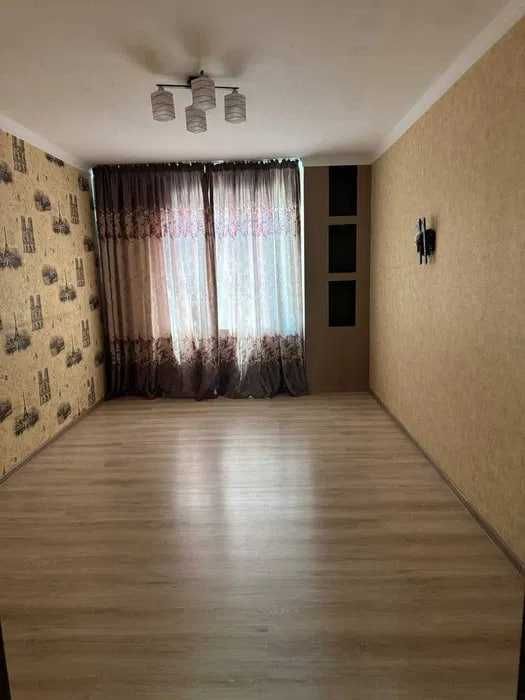 Продаётся квартира Юнусабад15 2 ком рядом метро Туркистон