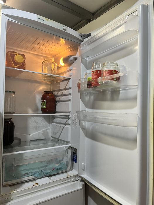 Холодильник 2метра двух камерный Indesit