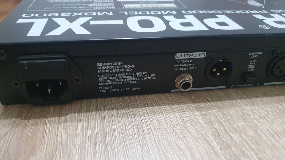 Procesor audio Behringer