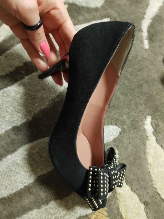 Pantofi din piele intoarsa