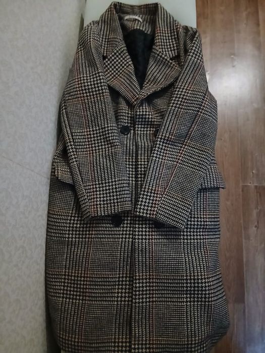 Продается пальто на фото