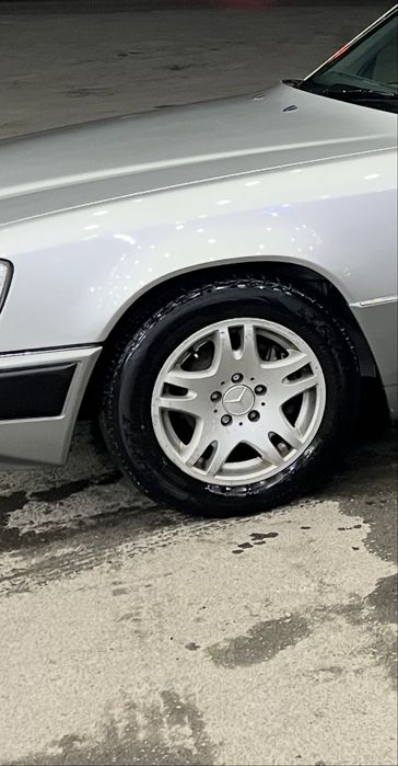 Летние шины с дисками мерседес R15 195/65/15 в хорошем состоянии