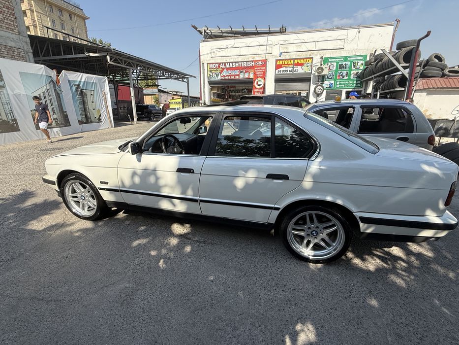 Bmw e34 518.