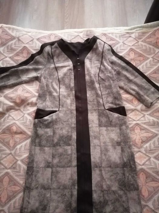 Продам женские платья