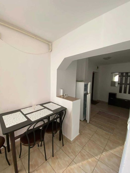 Inchiriez apartament