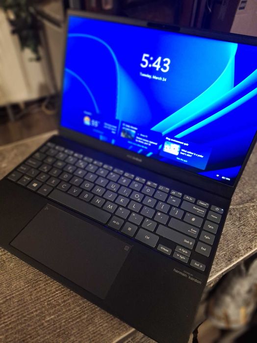 Laptop Asus ZenBook 13 OLED