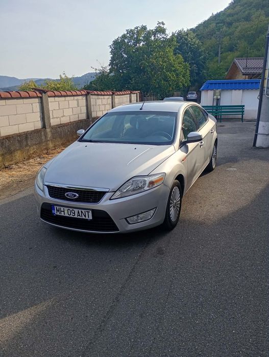 Vând Ford Mondeo