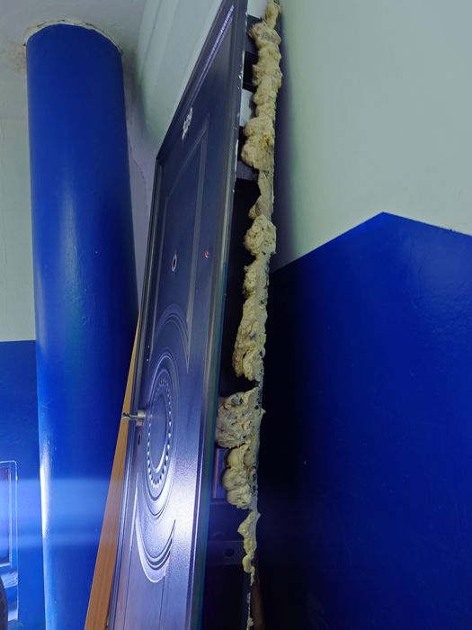 Продам железную дверь