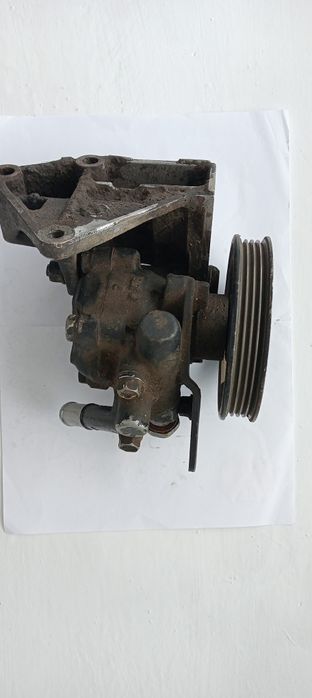 Продам запчасти на Ниссан