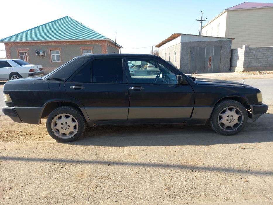 Мерседес бенс190