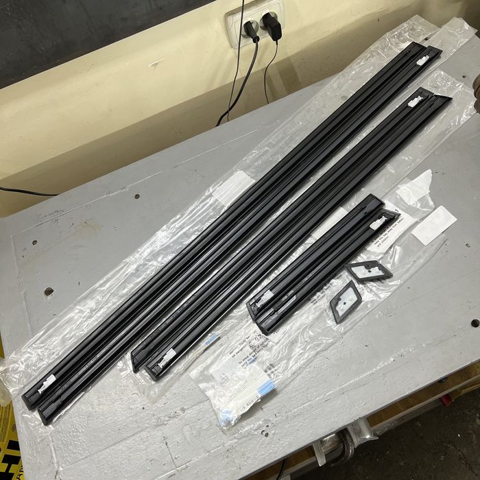 Новые ориг средние молдинги bmw e34 бмв е34