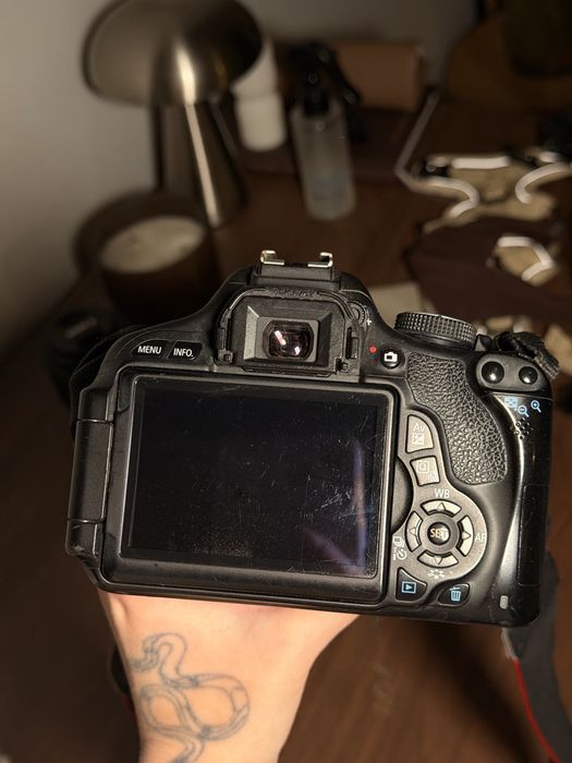 Продам canon 600d