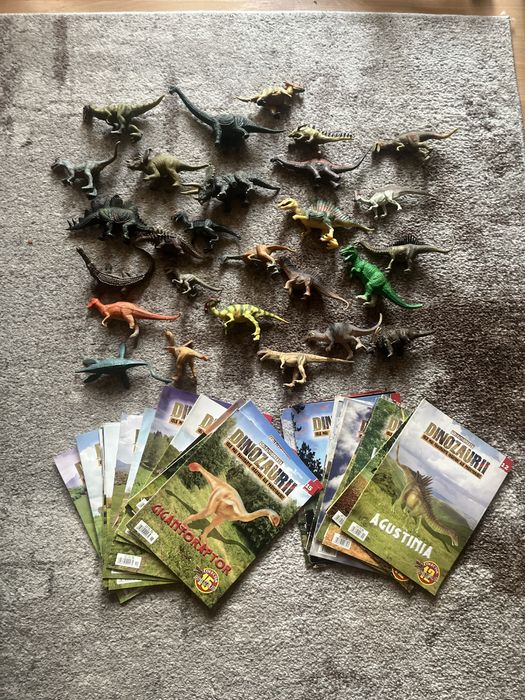 Dinozauri Si Reviste cu Dinozauri