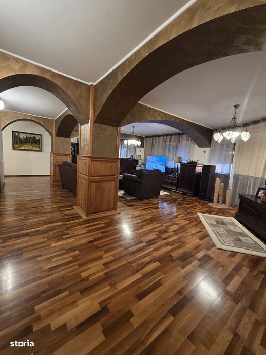 3 Camere Spatios zona Buzaului cu str Chisinau