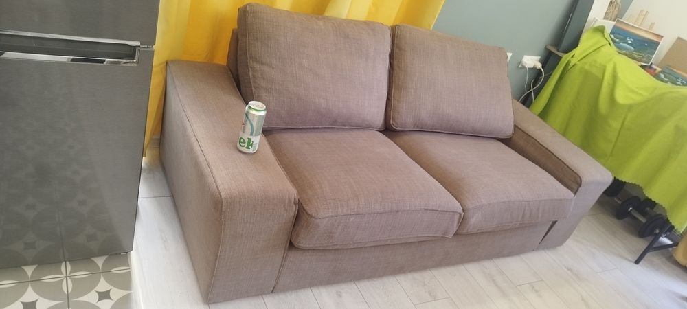 Продавам двуместен диван