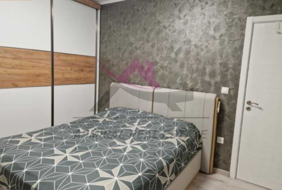 Продава се Тристаен апартамент в Варна, Възраждане 1 - 109 кв.м за 2019 €/кв.м - Снимка #2