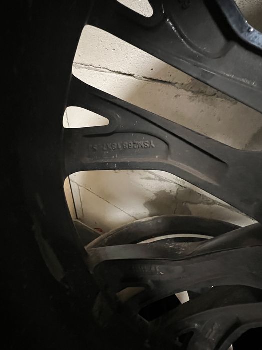 Jante wv 5x112 r 18 cu anvelope foarte bune