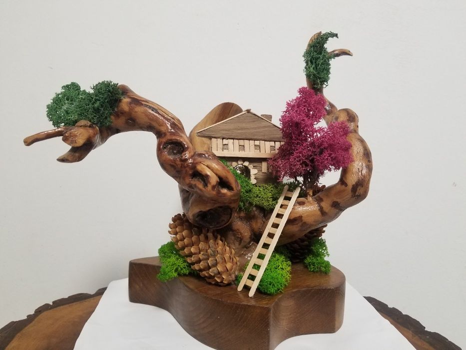 Къща на дърво ръчна изработка.