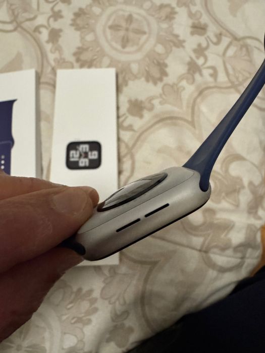 Apple watch SE 2  44mm чисто нов !