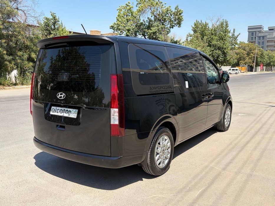 Hyundai Staria Tourer 2025г 11 местная 1.6 Hybrid