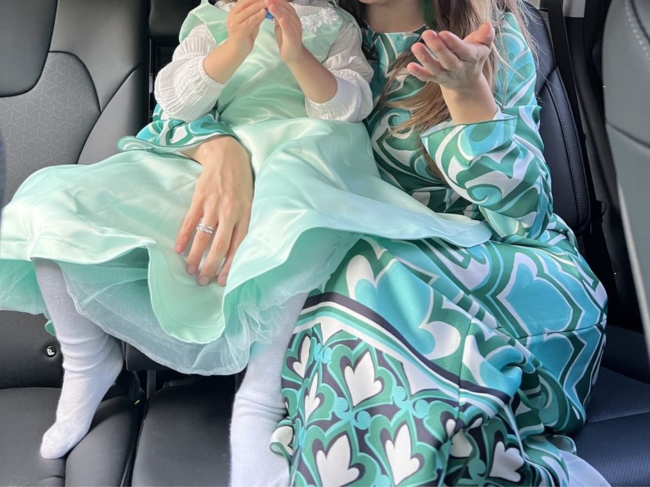 Продам шикарное длинные платье