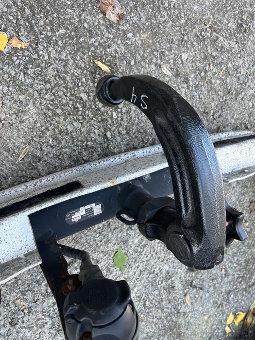 Теглич за Audi A4