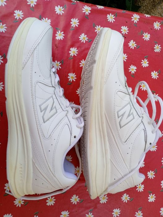 Pantofi sport New Balance din piele naturala