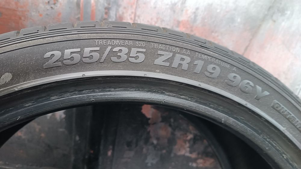 255/35/19 Kumho Дот 4423