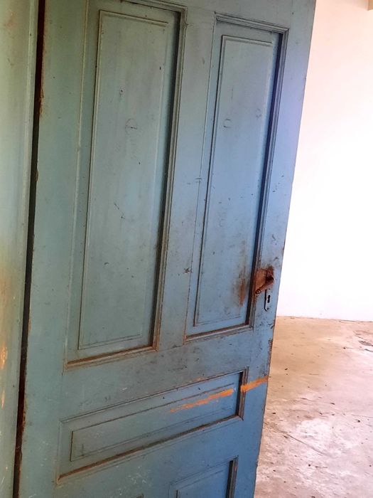 Продавам къща с голям парцел в с. Нивянин