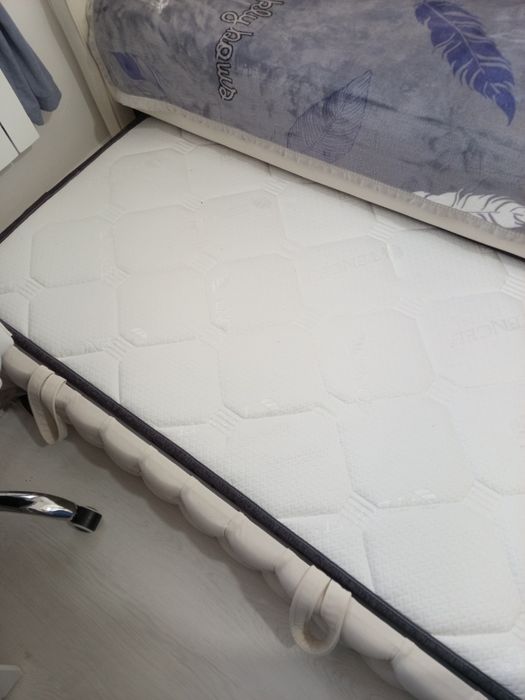 Продаётся детская кровать - диван с ортопедическими матрасами 2 места