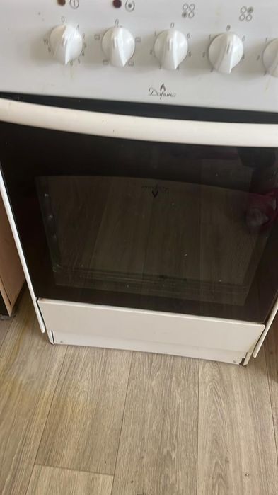 Продаю электрическую плиту