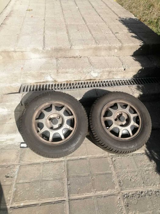Всесезонни гуми с джанти