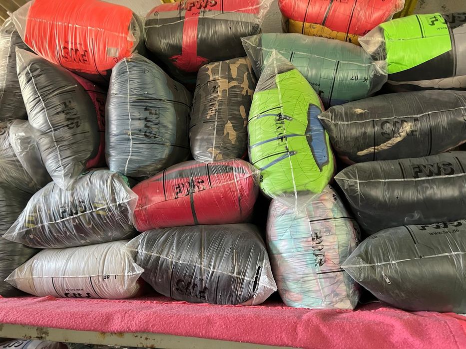 Haine second hand sortate, calitate superioara