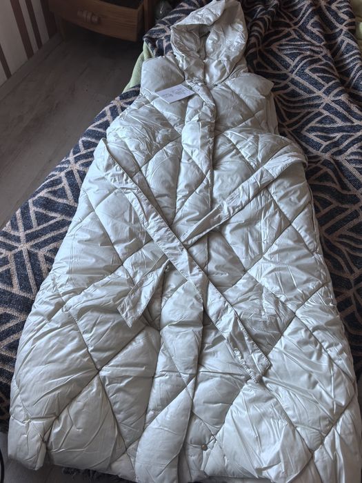 Продавам много красив дамски елек