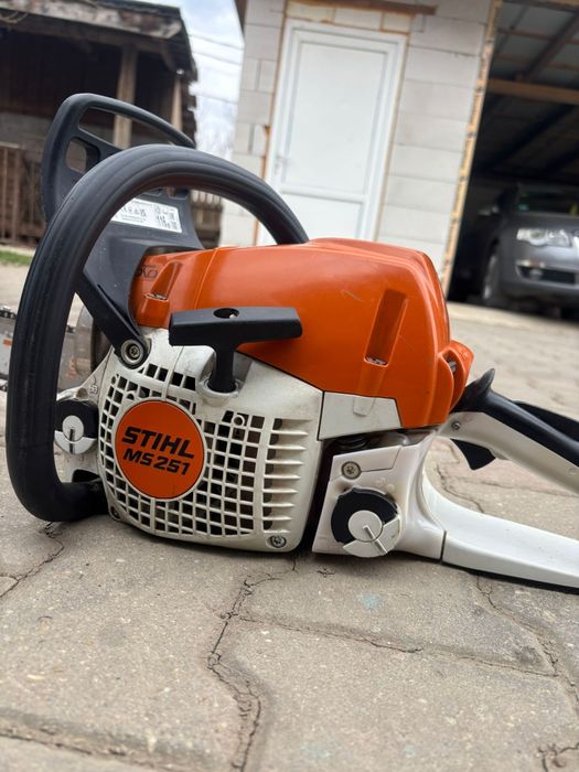 Vând drujba STIHL fără defecțiuni!!