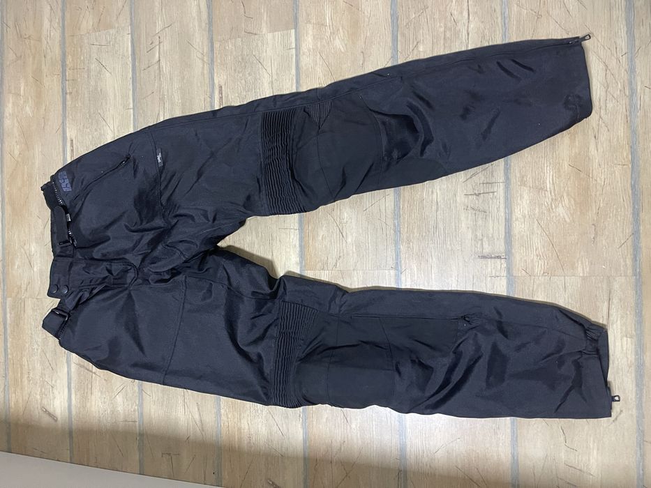 Мото-панталон……..