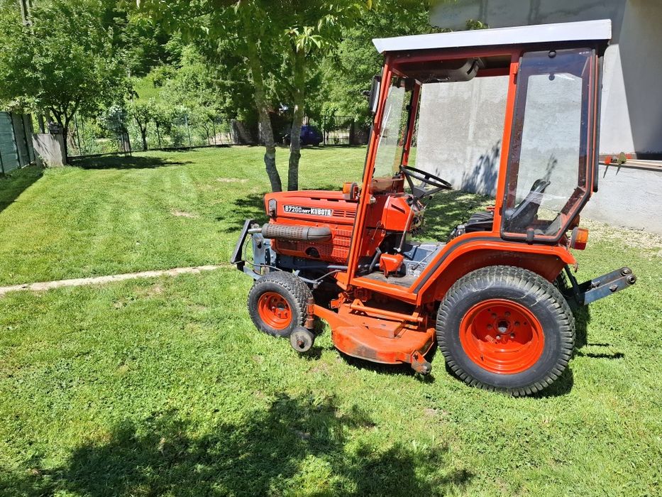 Tractor Kubota B7200 4x4 cositoare plug