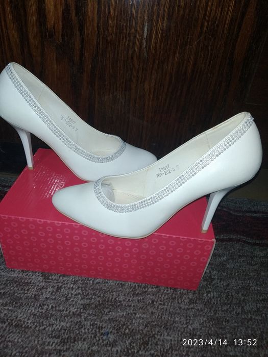 ТУФЛИ белые размер 36-37 на Выпускной