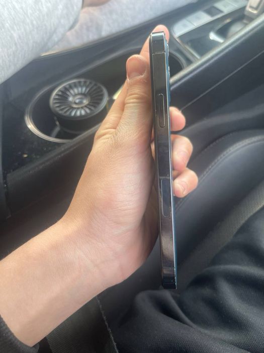 IPHONE 12PRO хороший телефон