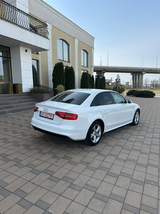 Vând Audi A4 2016